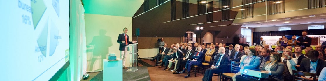 Business press meeting