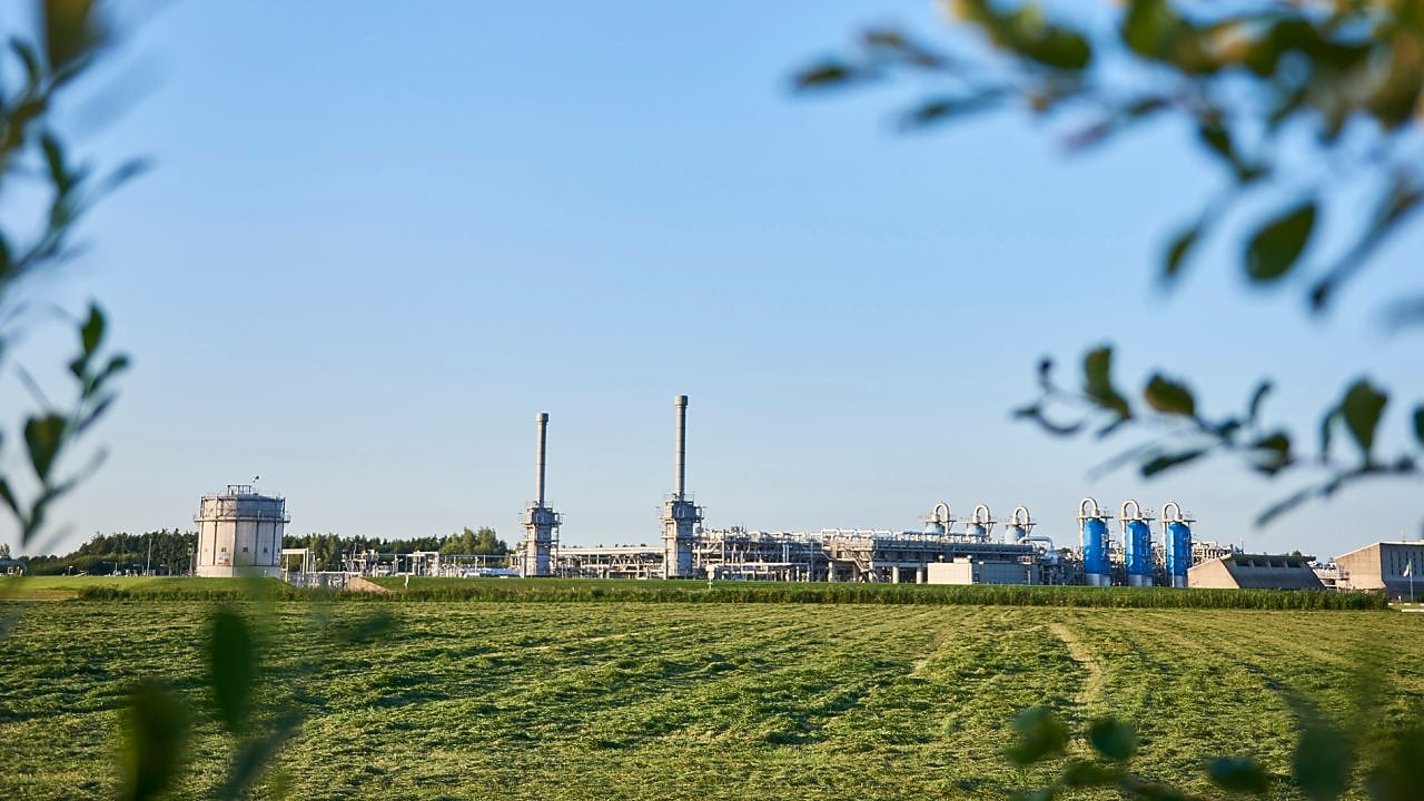 In de verte een winningslocatie