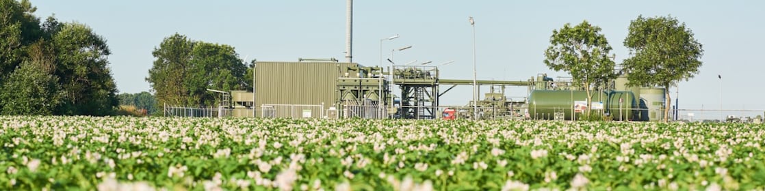 Gaswinningslocatie in landschap