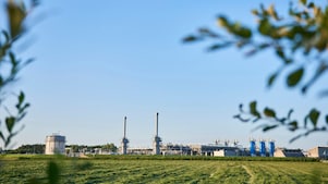 In de verte een winningslocatie